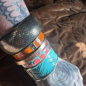 Must bundle! 3 for $10 or 4 for $15 set of 5